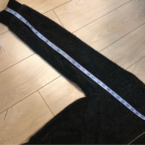 Brandy Melville Jennifer Sherpa Jacket in Black - Picture 7 of 12